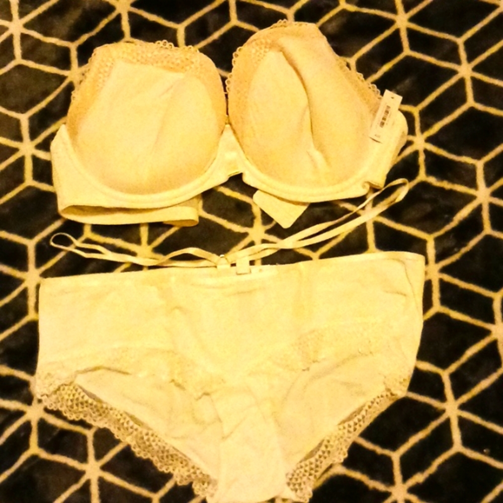 Bra size 42D underwear 1x